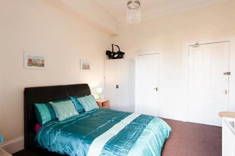 Edinburgh Central Roomz Aparthotel 0*,  United Kingdom